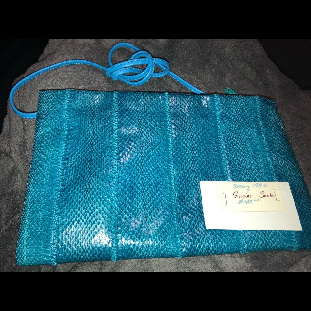 Turquoise/blue snakeskin 1970’s Clemente purse